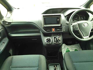 TOYOTA NOAH 2017