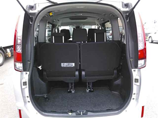 TOYOTA NOAH 2017