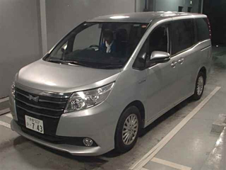 TOYOTA NOAH 2017