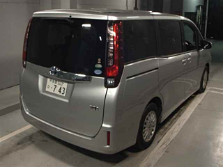TOYOTA NOAH 2017