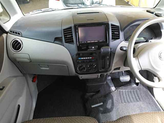 NISSAN ROOX 2010