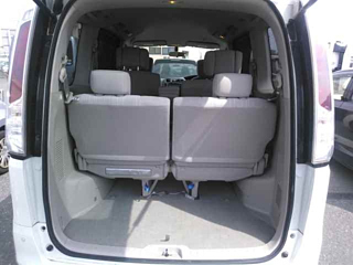 NISSAN SERENA 2011