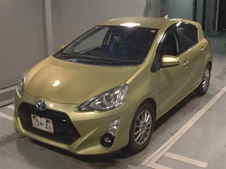 TOYOTA AQUA 2015