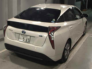 TOYOTA PRIUS 2017