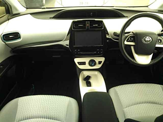 TOYOTA PRIUS 2017