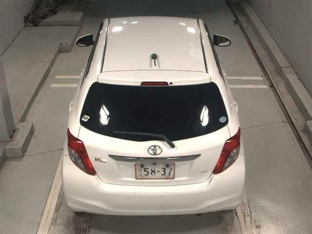 TOYOTA VITZ 2012