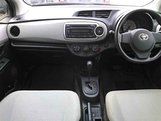 TOYOTA VITZ 2012