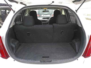TOYOTA VITZ 2012
