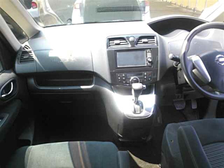 NISSAN SERENA 2011