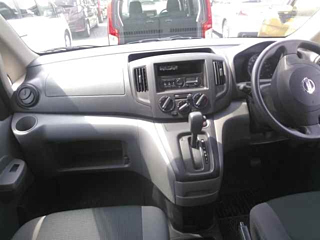 NISSAN NV200 2020