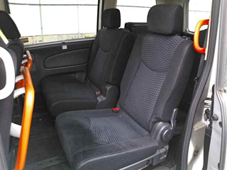 NISSAN SERENA 2015