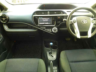 TOYOTA AQUA 2015