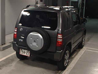 NISSAN KIX 2008