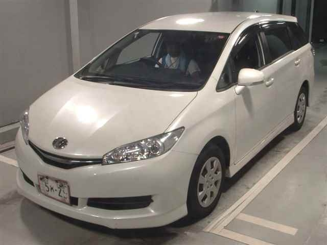 TOYOTA WISH 2016