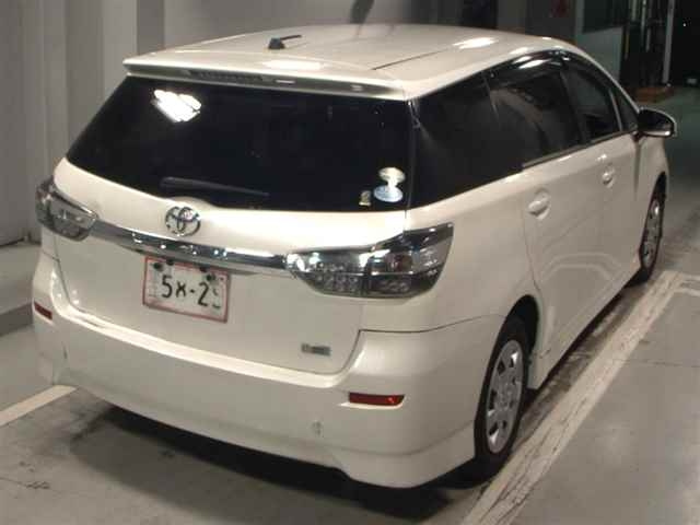 TOYOTA WISH 2016
