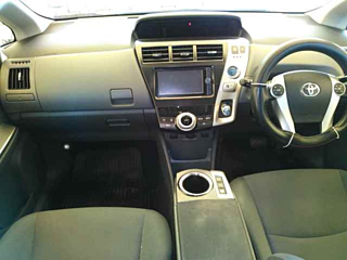 TOYOTA PRIUS ALPHA 2014
