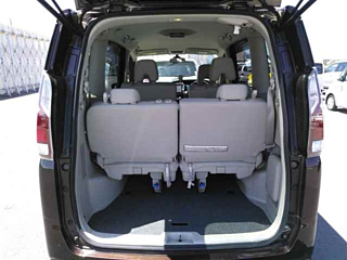 NISSAN SERENA 2017
