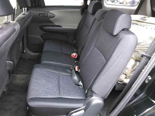 TOYOTA WISH 2010