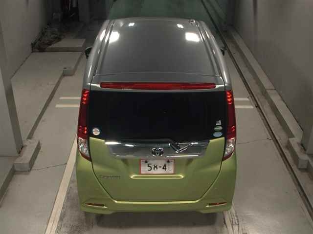 TOYOTA ROOMY 2016