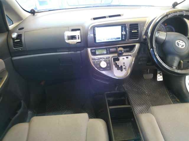 TOYOTA WISH 2008