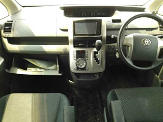 TOYOTA NOAH 2008