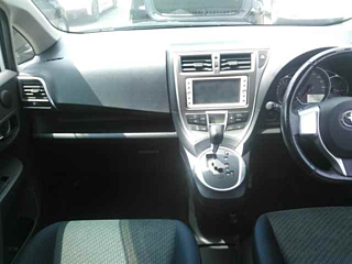 TOYOTA RACTIS 2011