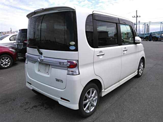 DAIHATSU TANTO 2010