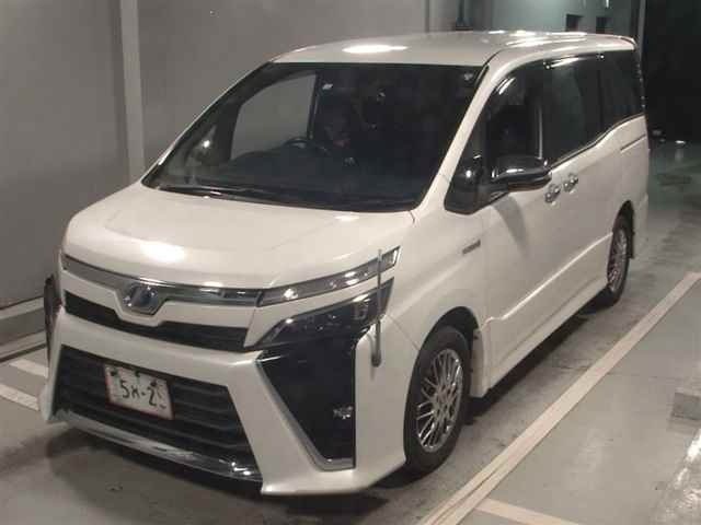TOYOTA VOXY 2018