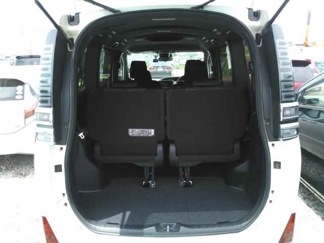 TOYOTA VOXY 2018