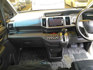 HONDA STEP WAGON 2012