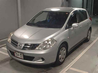 NISSAN TIIDA 2010