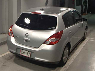 NISSAN TIIDA 2010