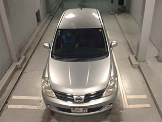 NISSAN TIIDA 2010