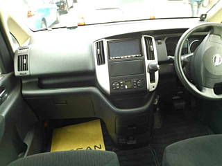 NISSAN SERENA 2009
