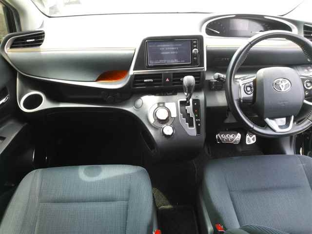TOYOTA SIENTA 2017