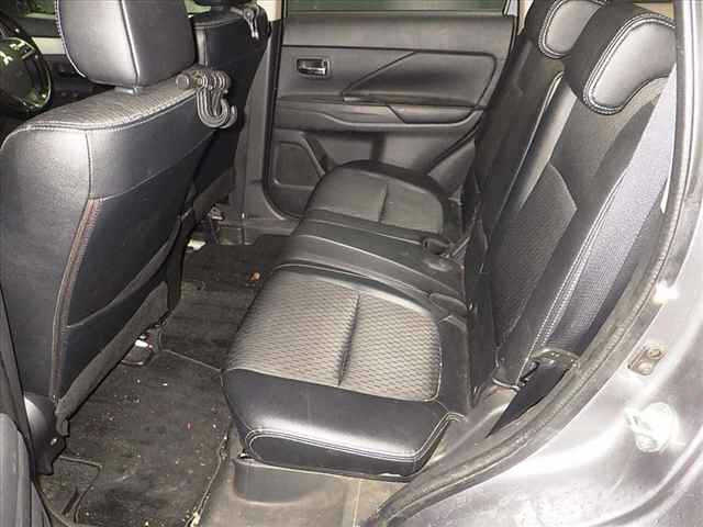 MITSUBISHI OUTLANDER PHEV 2013