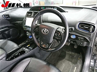 TOYOTA PRIUS 2019