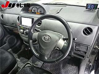 TOYOTA SIENTA 2013