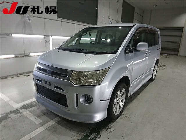 MITSUBISHI DELICA D5 2009