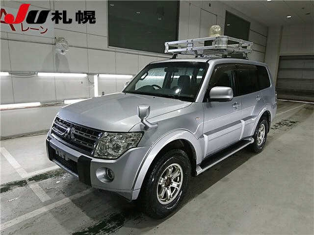 MITSUBISHI PAJERO 2011