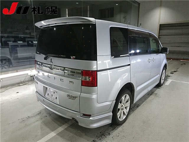 MITSUBISHI DELICA D5 2009