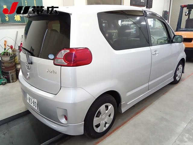 TOYOTA PORTE 2010
