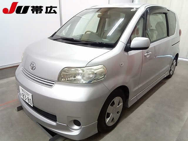 TOYOTA PORTE 2010