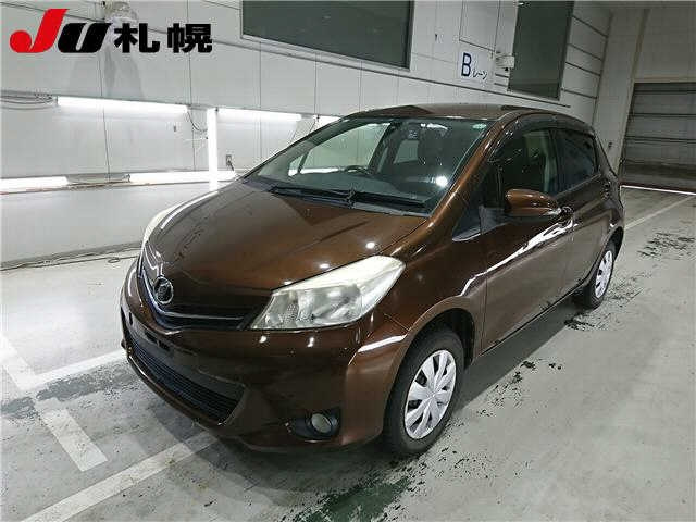 TOYOTA VITZ 2013
