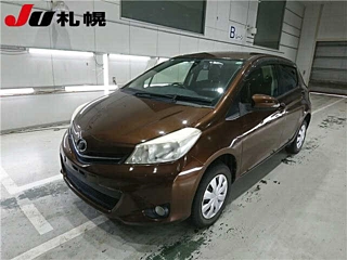 TOYOTA VITZ 2013