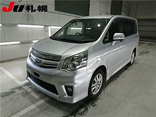 TOYOTA NOAH 2012