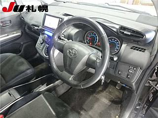 TOYOTA WISH 2010