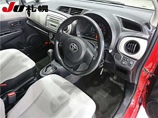 TOYOTA VITZ 2011