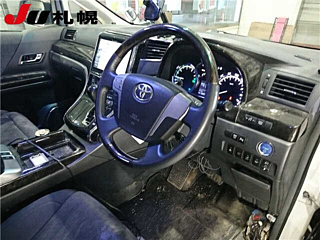 TOYOTA VELLFIRE 2013