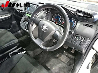 TOYOTA WISH 2010